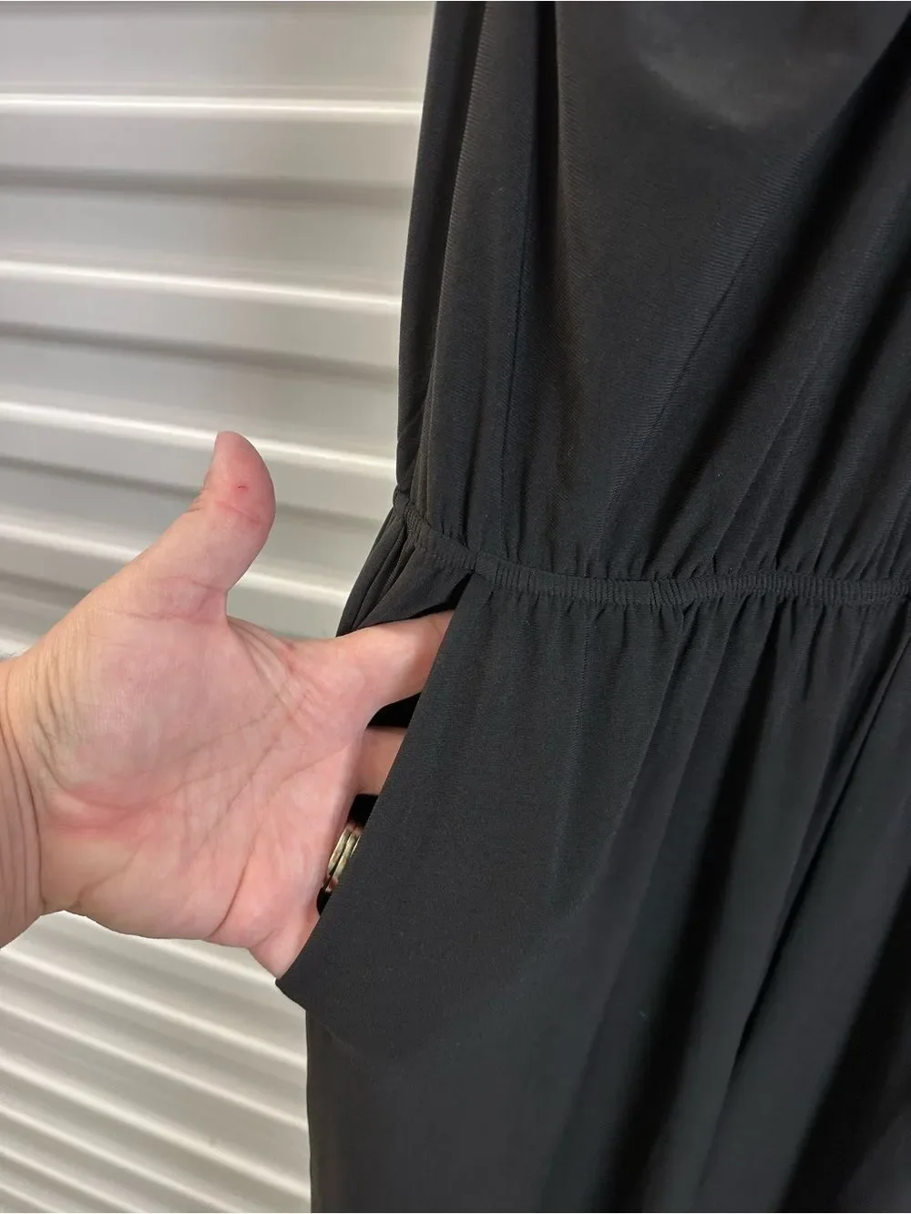 Gilli sleek black